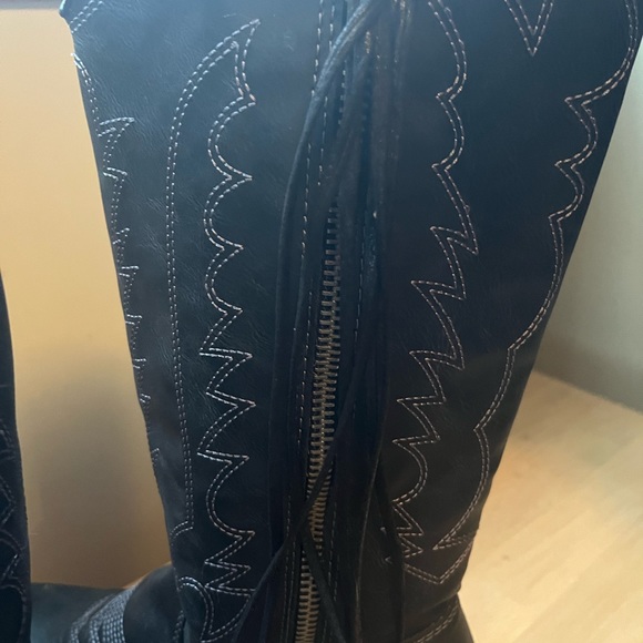Madden Girl cowboy boots with fringe on zipper - Picture 2 of 5